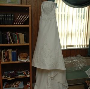 Wedding dress